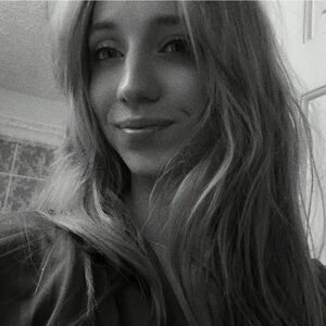 A lil’ about me, your posher !☺️